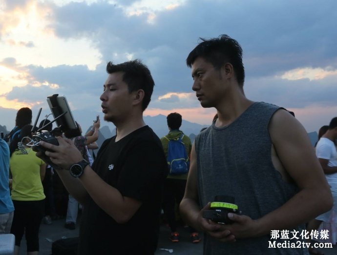 我有長焦航拍!地上的蛇矛短炮,哆嗦吧...